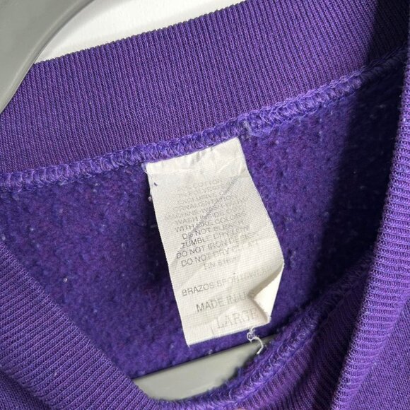 Purple crewneck sweatshirt with embroidered floral design Branson, Montana - Picture 5 of 5